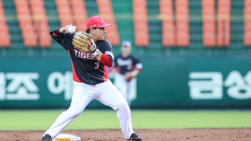 KIA 김선빈 KBO 최초 유격수2루수 황금장갑 쥘까