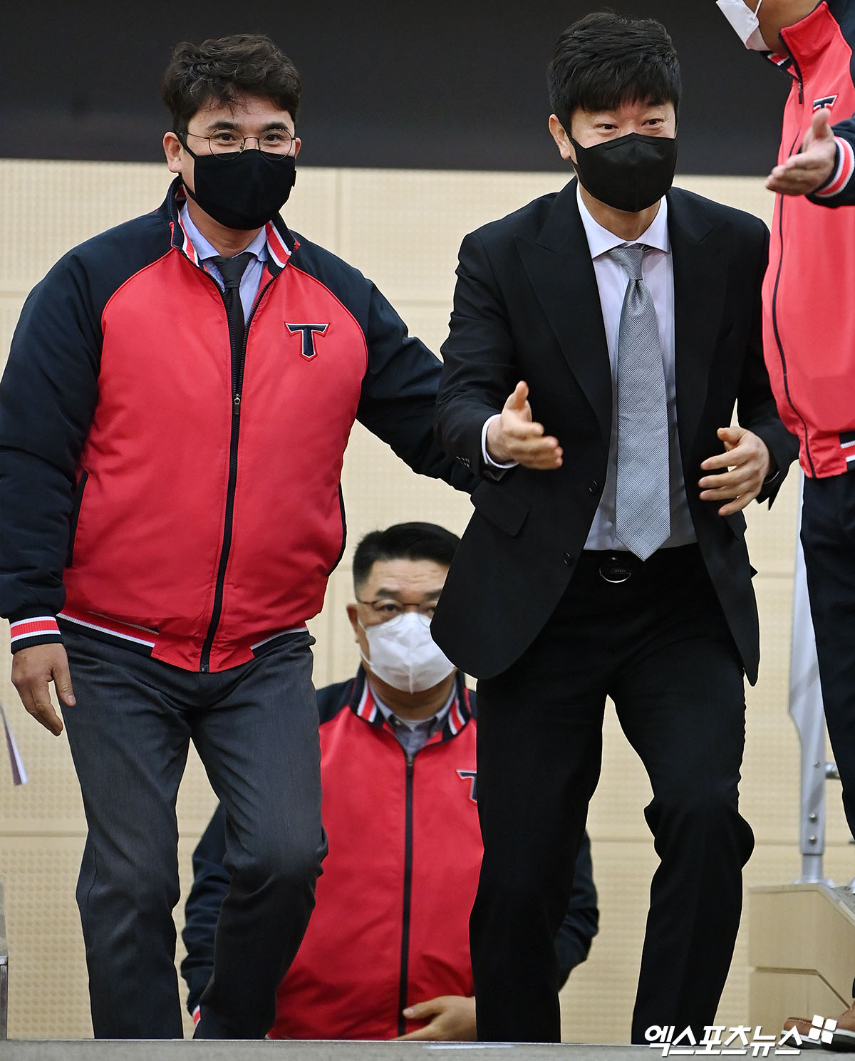 김종국 감독 장정석 단장과 함께 등장포토