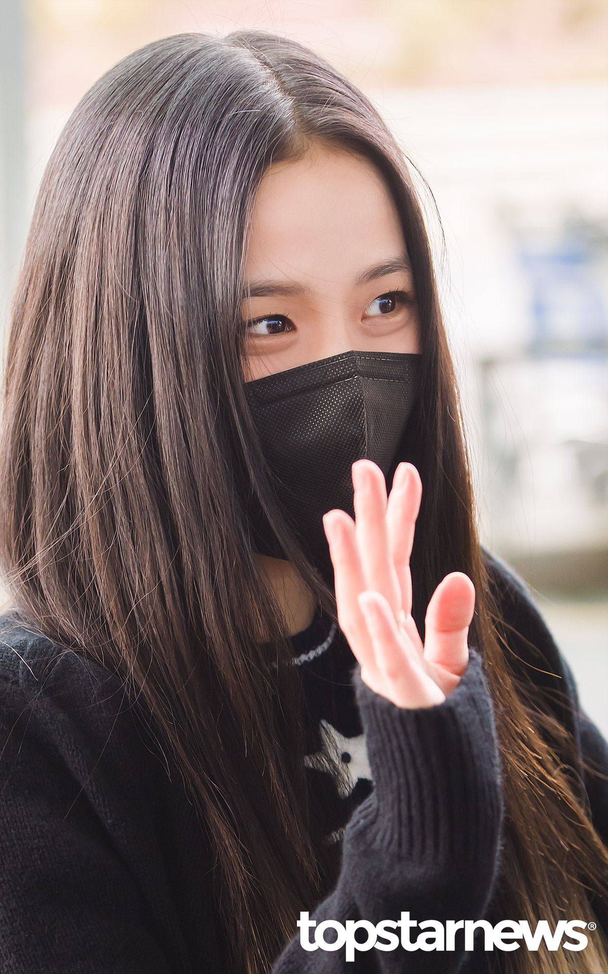 HD포토 블랙핑크BLACKPINK 지수 접사에도 굴욕없는 미모 출국 공항패션